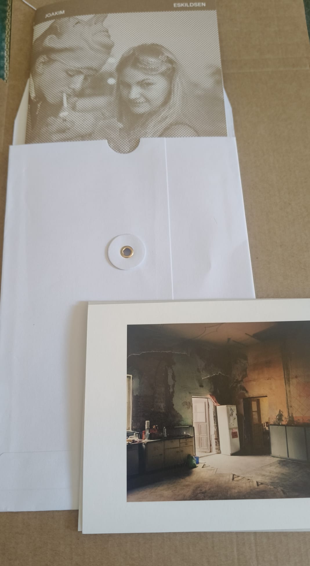 Joakim Eskildsen : Proper Distance (Photo Zine 6) Special edition